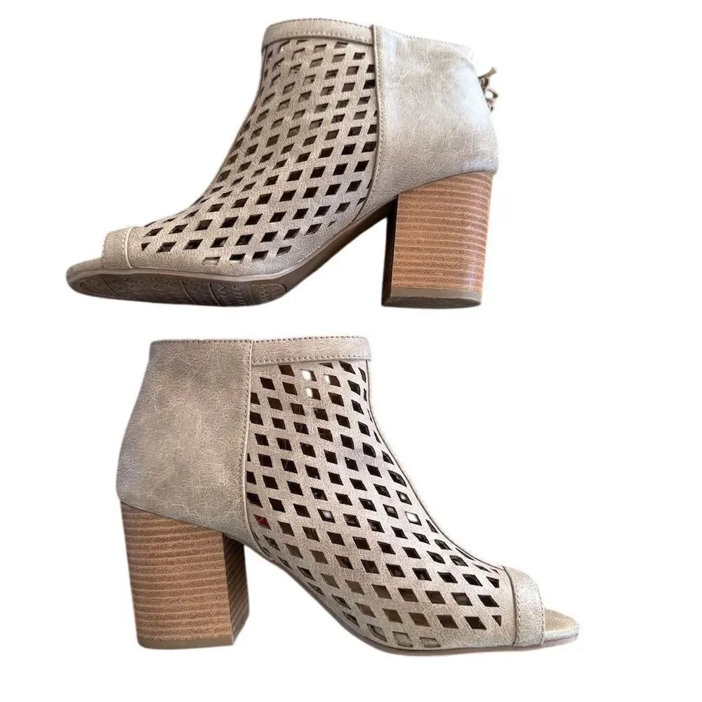 Brown Peep-Toe Ankle Booties Size 8.5 with Tassel - Picture 3 of 9